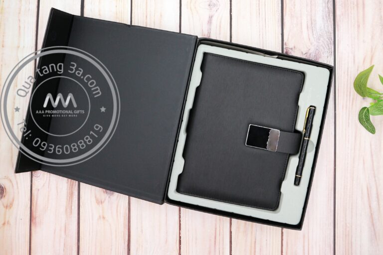 Sổ sạc đa năng kết hợp khóa mã số cảm ứng LED 11 batch IMG 4085