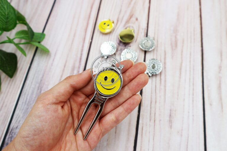 Kẹp cài nón đánh golf – Quà tặng cho khách chơi Golf độc đáo