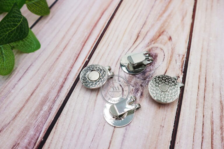 Kẹp cài nón đánh golf – Quà tặng cho khách chơi Golf độc đáo 11 cai mu golf 3 min