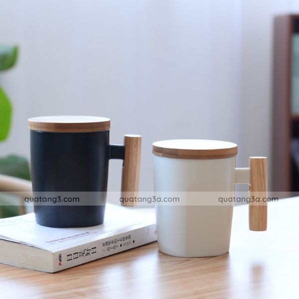 Cốc sứ kèm nắp gỗ và tay cầm gỗ | Cốc in logo thương hiệu